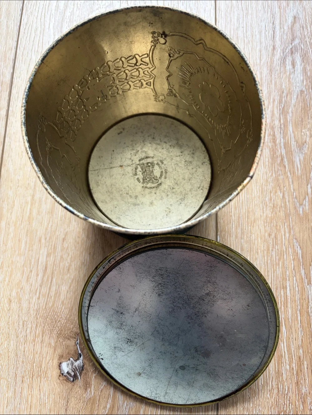 Vintage English Baret Ware Metal Biscuit Tin Spring Rose